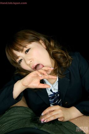 Student Kimiki Nana giving handjob and cum in her mouth